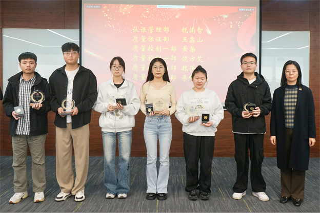 1730698310517371F7C9.jpg 4-宣告一年轻徽章5.jpg